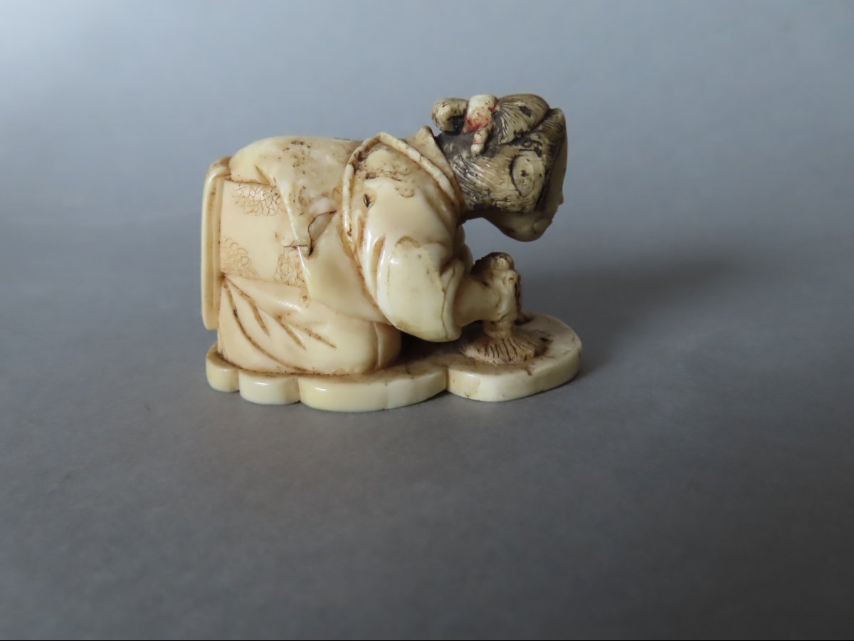 Okimono Made Of Marine Ivory. The Corvéz. Japan, Early Meiji Period (1868–1912)-photo-2