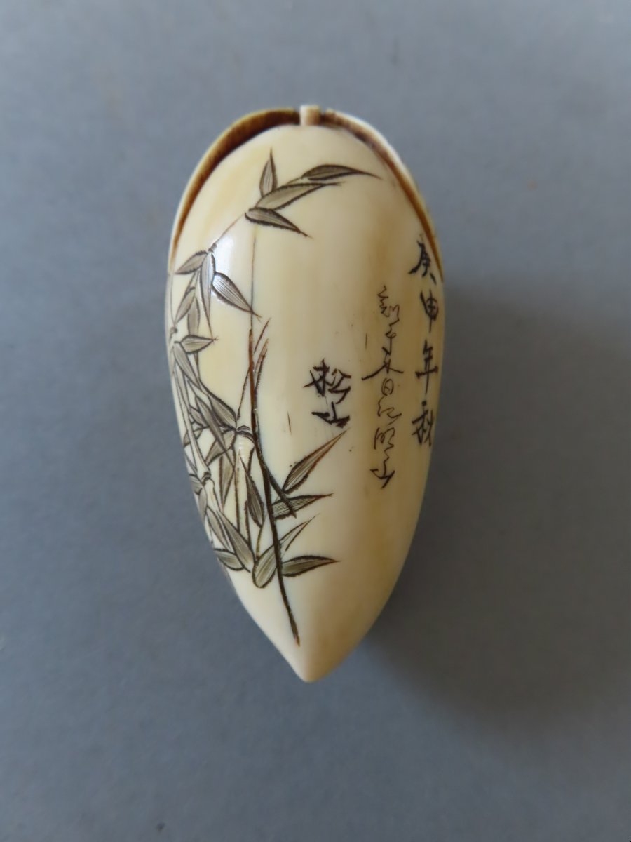 Erotic Ivory Netsuke. The Forbidden Fruit. Curiosa.  Japan, Taisho Period (1912–1928)-photo-2