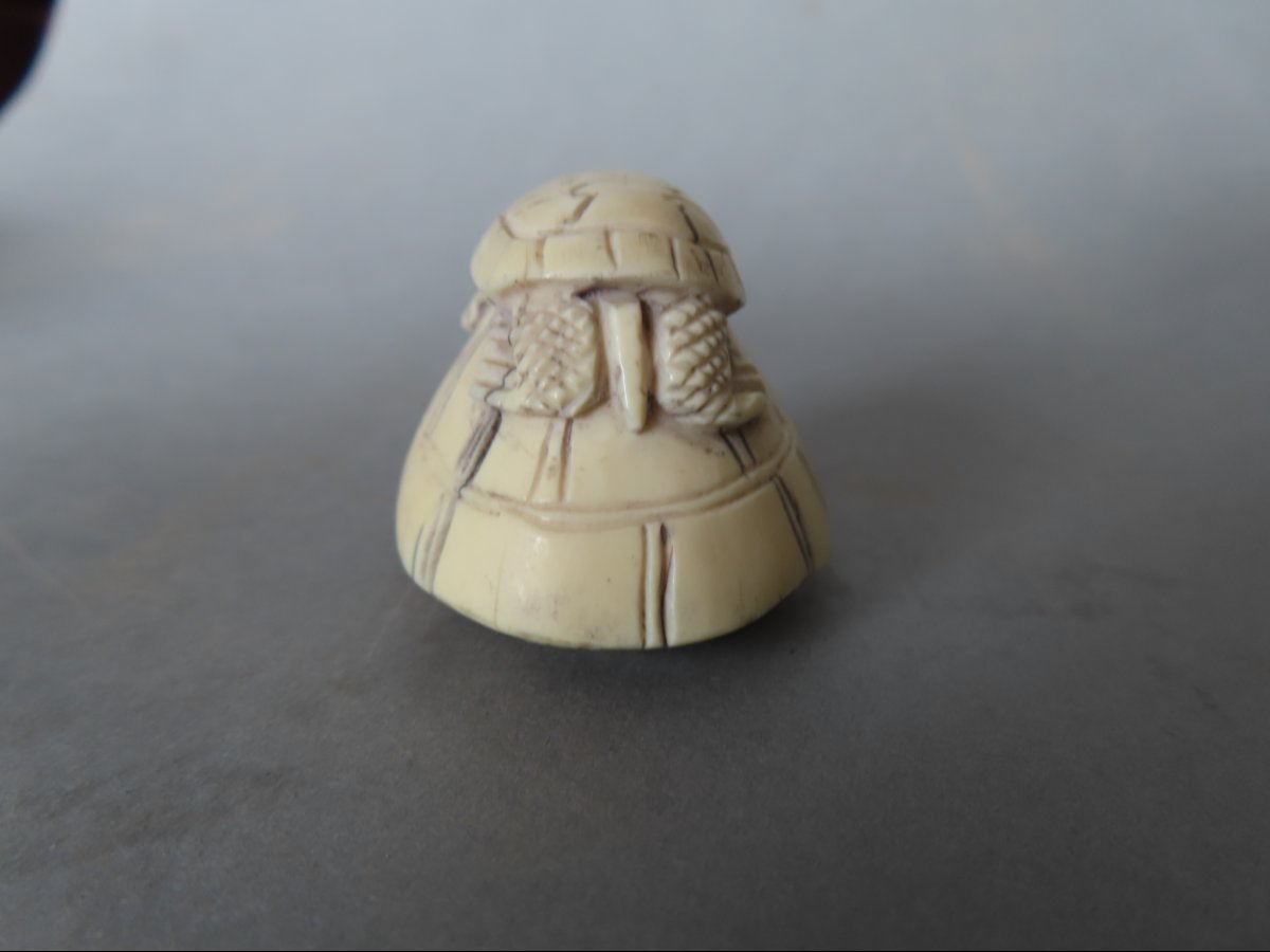 Ivory Netsuke. Turtles. Meiji Period, Japan (1868–1912)-photo-1