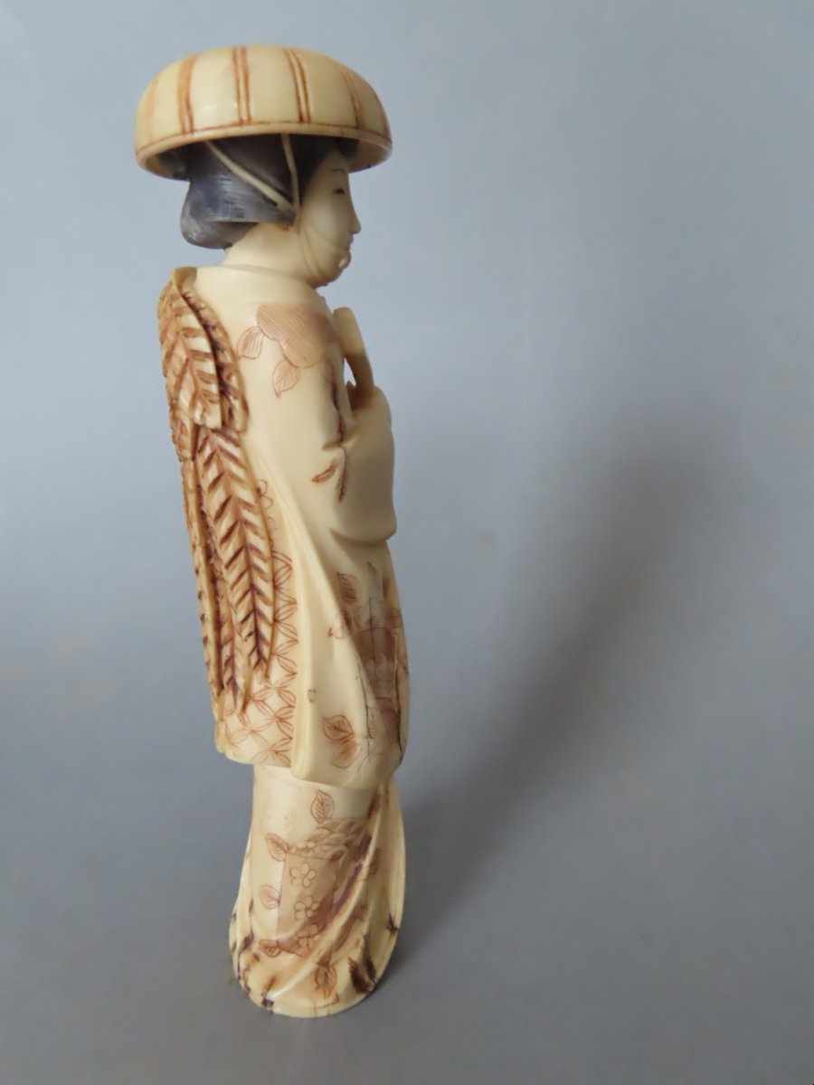 Ivory Okimono. Young Woman With A Plectrum. Meiji Period, Japan (1868–1912)-photo-4