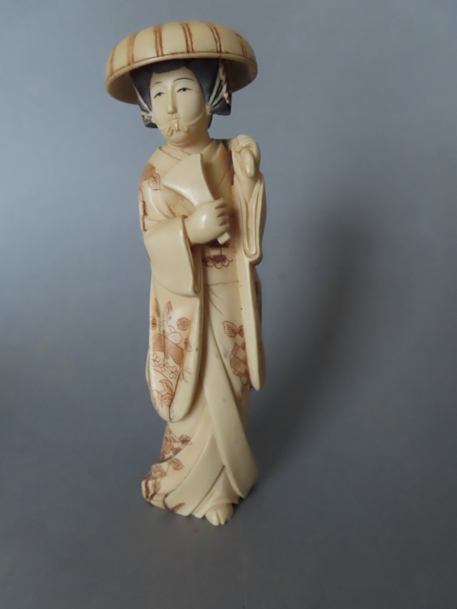 Ivory Okimono. Young Woman With A Plectrum. Meiji Period, Japan (1868–1912)