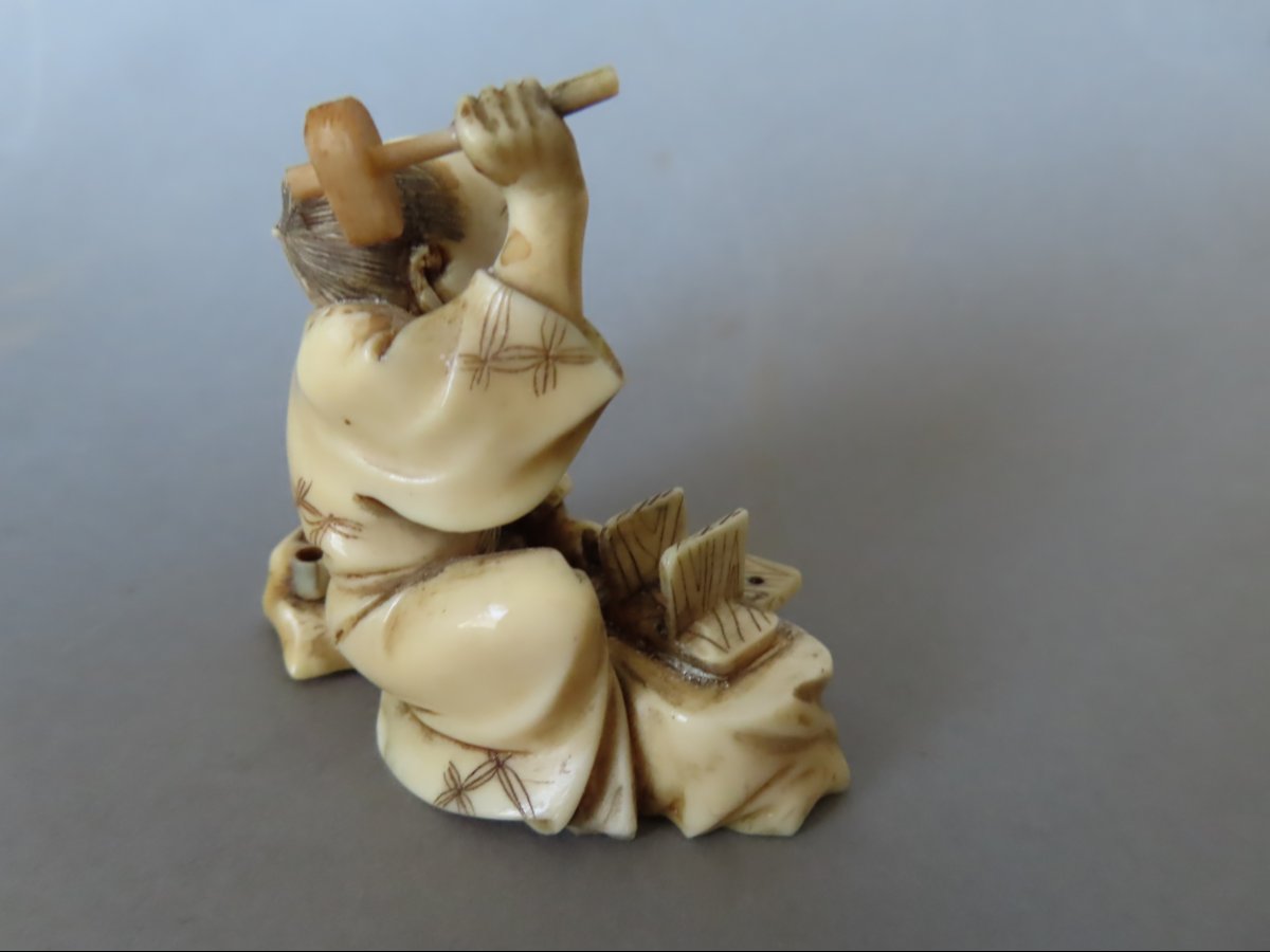 Okimono Made Of Marine Ivory. The Clumsy Craftsman. Meiji Period, Japan (1868–1912)-photo-4