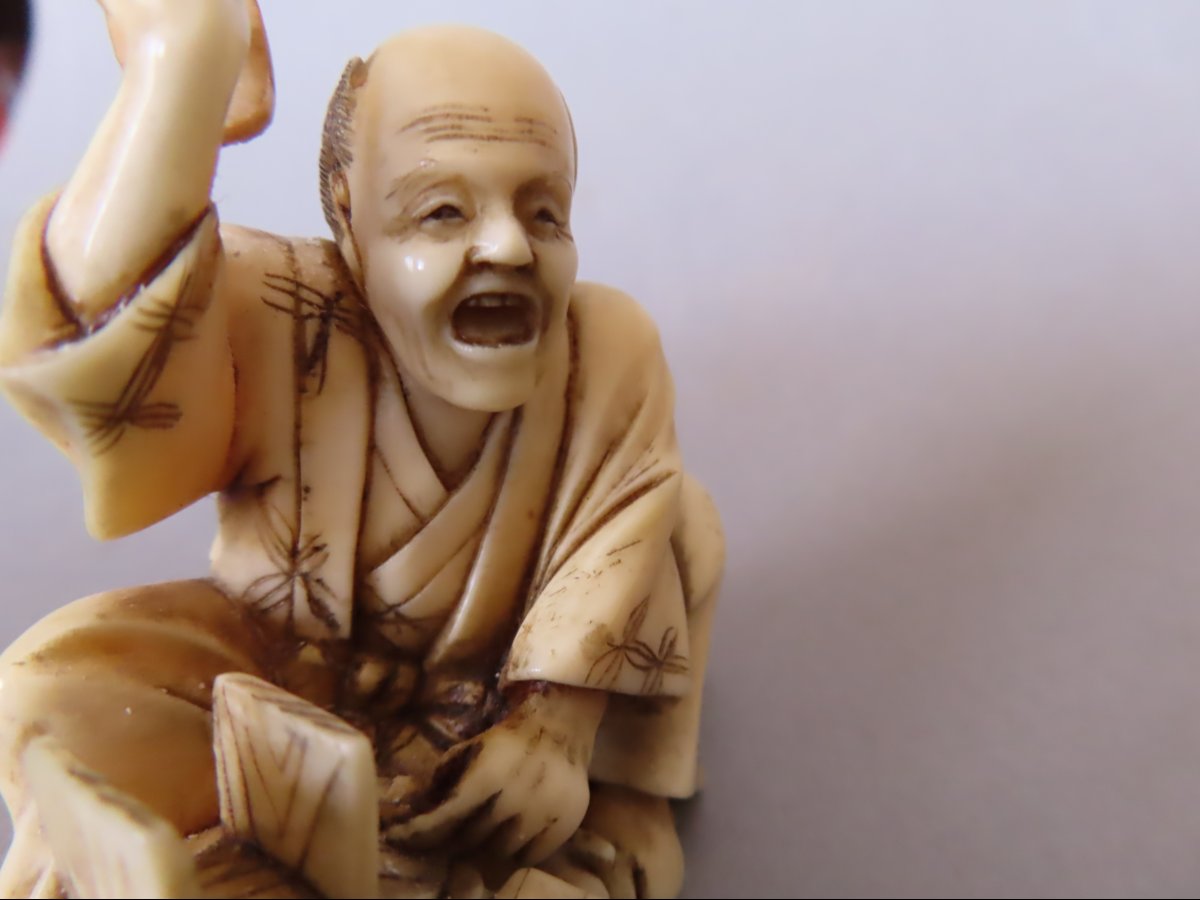 Okimono Made Of Marine Ivory. The Clumsy Craftsman. Meiji Period, Japan (1868–1912)-photo-2