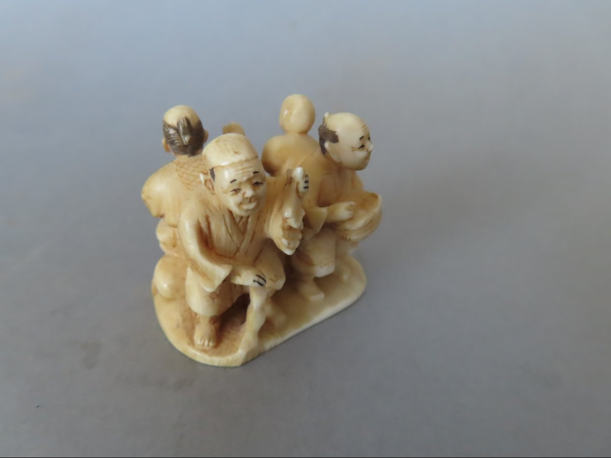 Ivory Netsuke. Street Scene, Vendors. Meiji Period, Japan (1868–1912)-photo-2