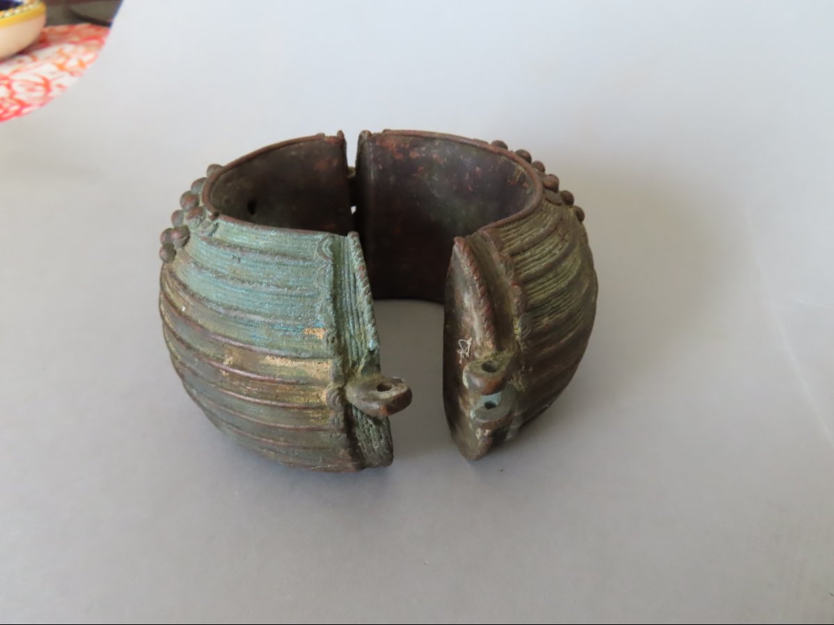 Bracelet d'esclave en bronze. Afrique.-photo-3