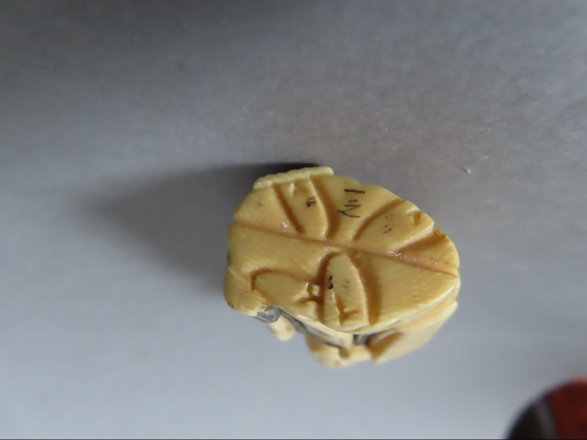 Ivory Netsuke. The Pair Of Street Sweepers. Japan, Taisho Period (1912–1928)-photo-1
