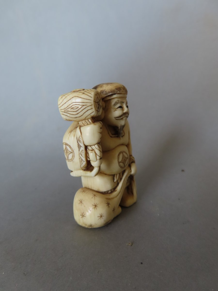 Ivory Netsuke. Daikoku, His Mallet, And His Bag Of Treasures. Japan, Taisho Period (1912–1928)-photo-4
