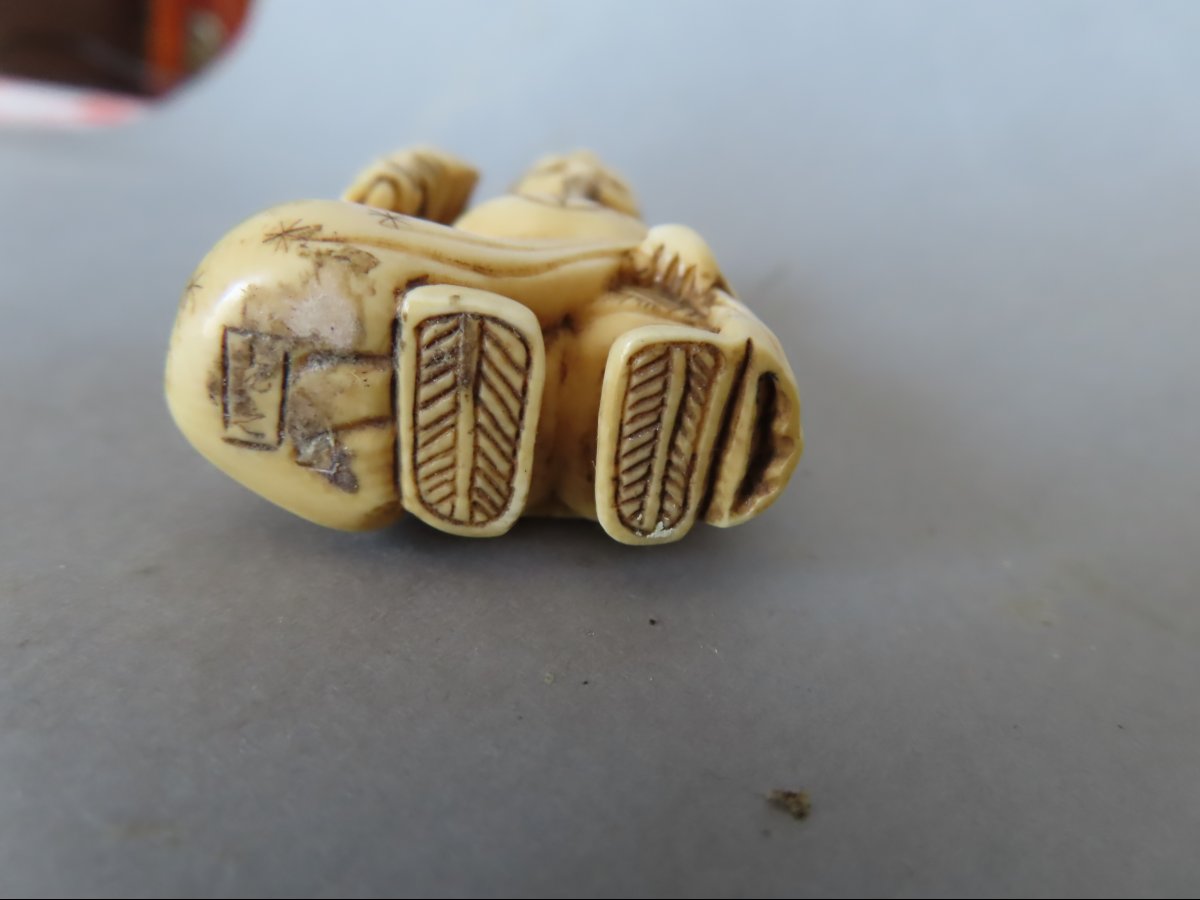 Ivory Netsuke. Daikoku, His Mallet, And His Bag Of Treasures. Japan, Taisho Period (1912–1928)-photo-1