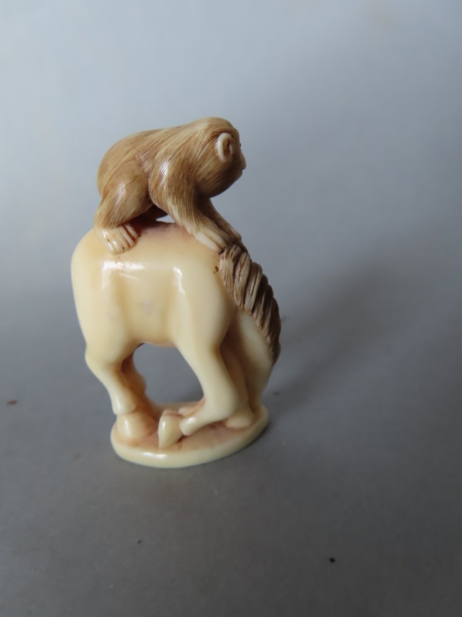 Ivory Netsuke. Monkey On A Horse. Japan, Taisho Period (1912–1928)-photo-4