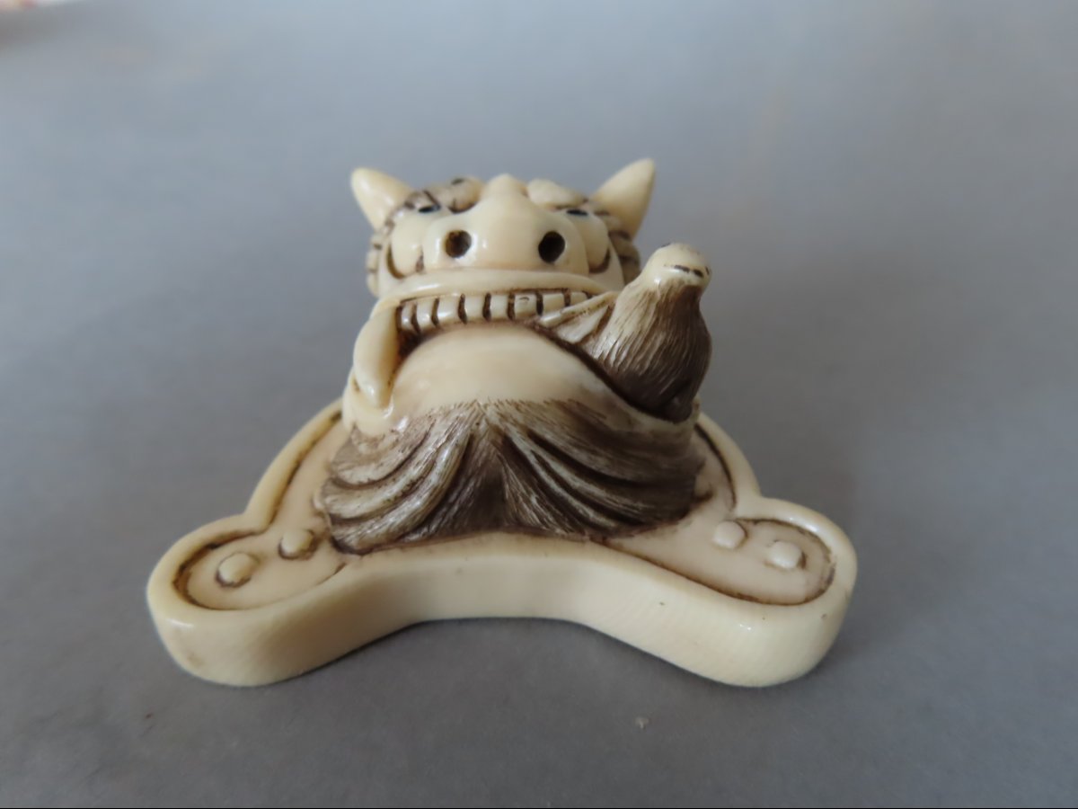 Netsuke en ivoire.  Oni affamé. Japon époque Taisho (1912-1928 )-photo-1