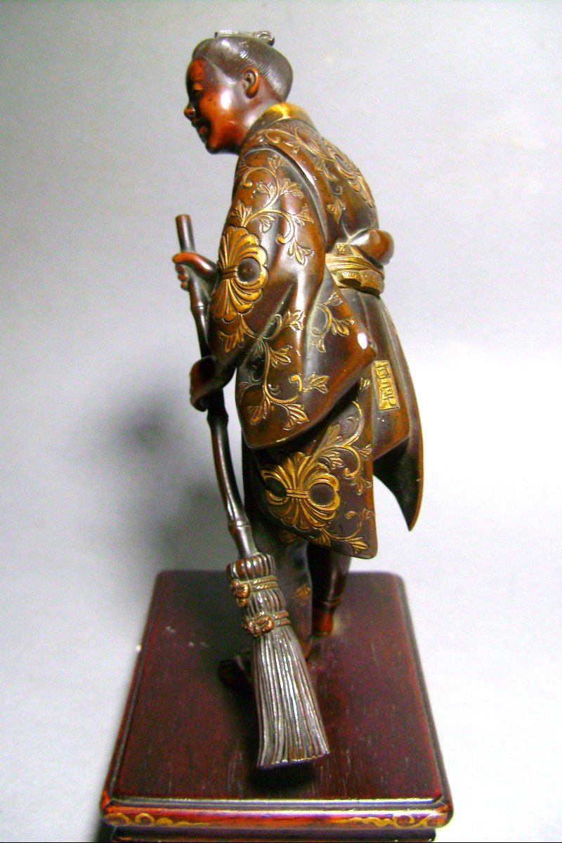 Bronze Okimono. The Sweeper. Signed Miyao. Japan Early Meiji Period (1868-1912)-photo-4