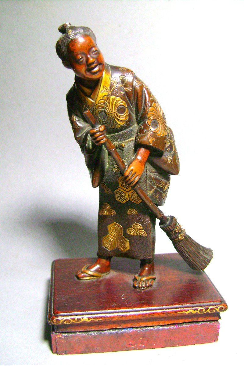 Bronze Okimono. The Sweeper. Signed Miyao. Japan Early Meiji Period (1868-1912)-photo-6