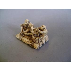 Ivory Netsuke. Two Men On A Raft. Japan Meiji Period (1868-1912)