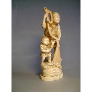 Okimono In Ivory. Net Fisherman And His Son. Japan Meiji Period (1868-1912)