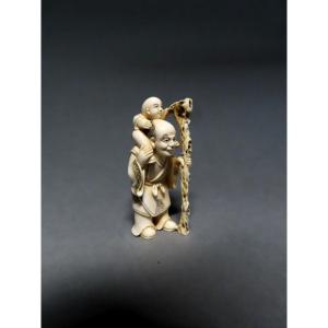 Ivory Netsuke. A Pilgrim. Japan, Taisho Period (1912-1928)