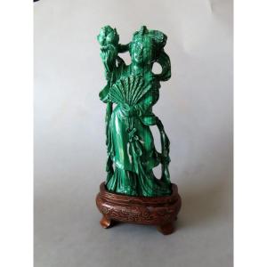 Gwan-Yin à l'éventail. Malachite. Chine 1920-30.