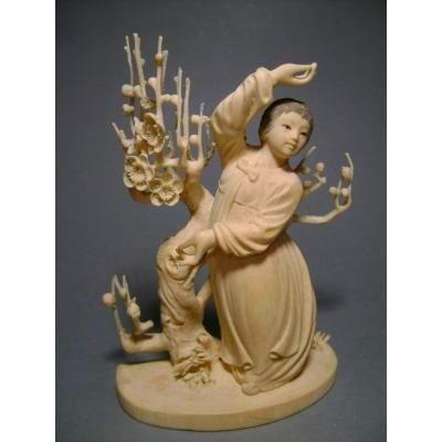 Statuette In Ivory. Dancer. Mao Ivory, China 1930-40