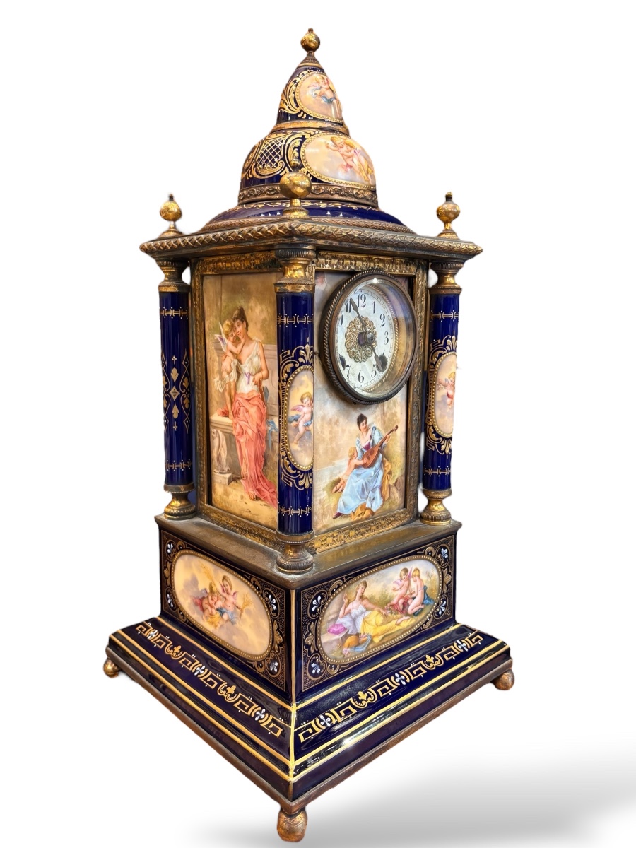 XIXe, Pendule en porcelaine de Vienne