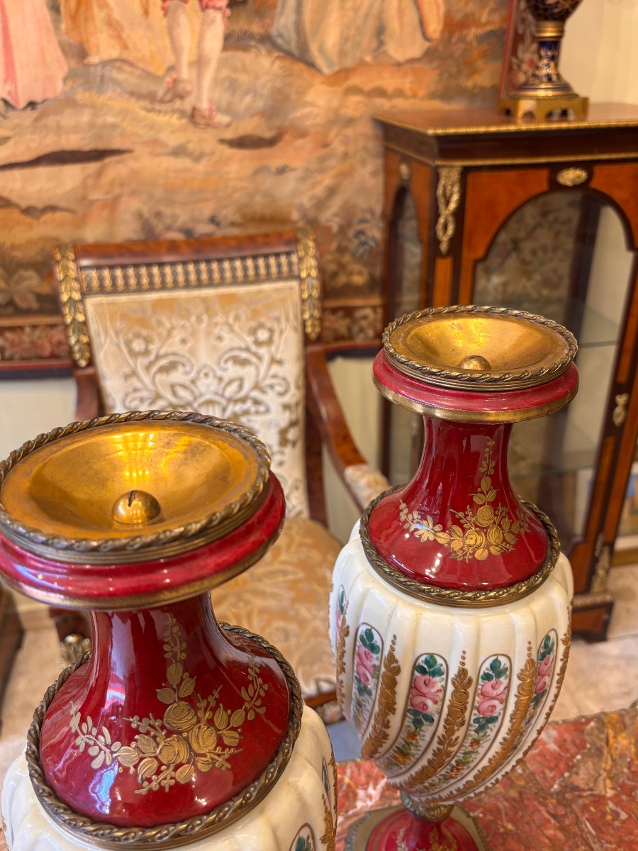 19th Century In The Sèvres Style Pair Of Covered Porcelain Vases, Gilt Bronze Mounting-photo-3