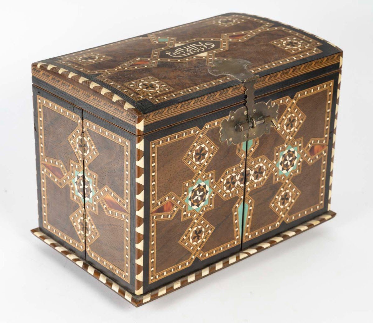 Coffret oriental en marqueterie en bois précieux . -photo-4