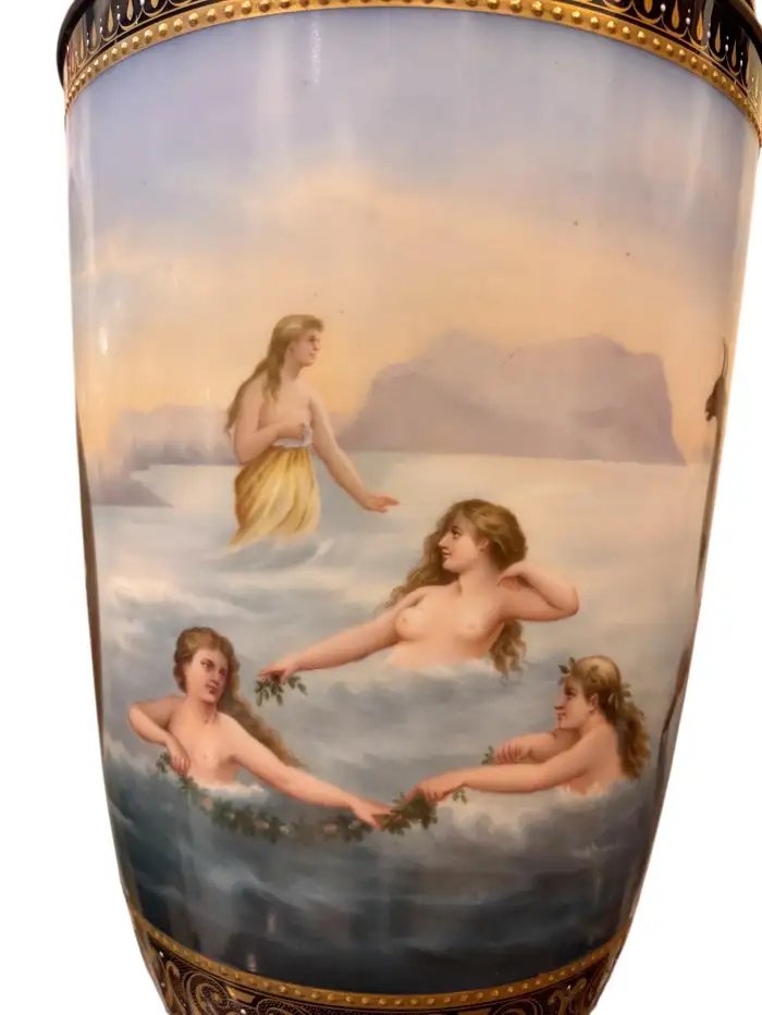 Pair Of Large Vienna Porcelain Covered Vases, 19th Century-photo-4