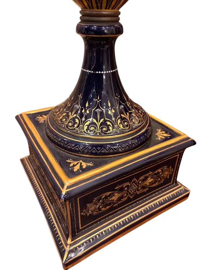 Pair Of Large Vienna Porcelain Covered Vases, 19th Century-photo-6
