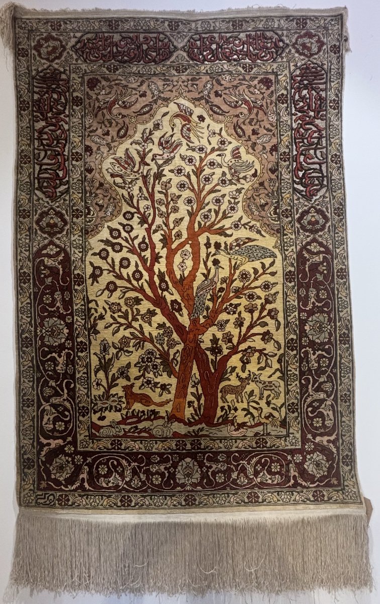 Tapis à l’arbre de vie et inscriptions,  Hereke.