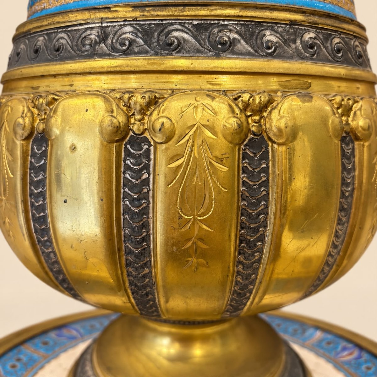 Vase et plat assorti à décor floral et monture dorée, XIXe siècle -photo-5