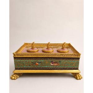  Encrier de bureau en porcelaine dans le goût de Sèvres , XIXe siècle 