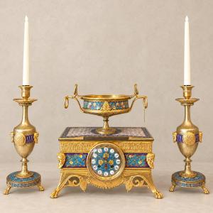 Garniture de Cheminée Néo-Grecque en bronze doré et Emaux champlevés F -Barbedienne. 