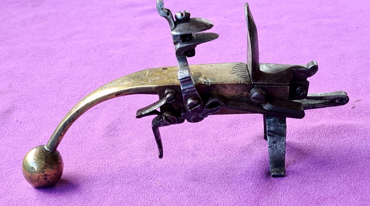 Rare Briquet De Table Métallique Fin 17ème