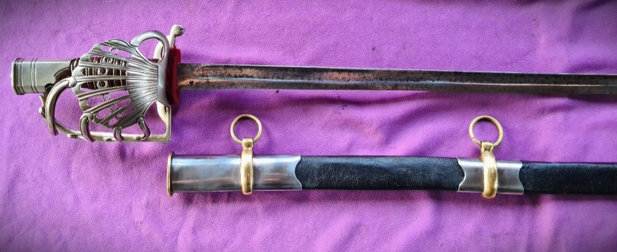 Sabre Of Senior Officer Of Cavalry With Battle Guard-photo-1
