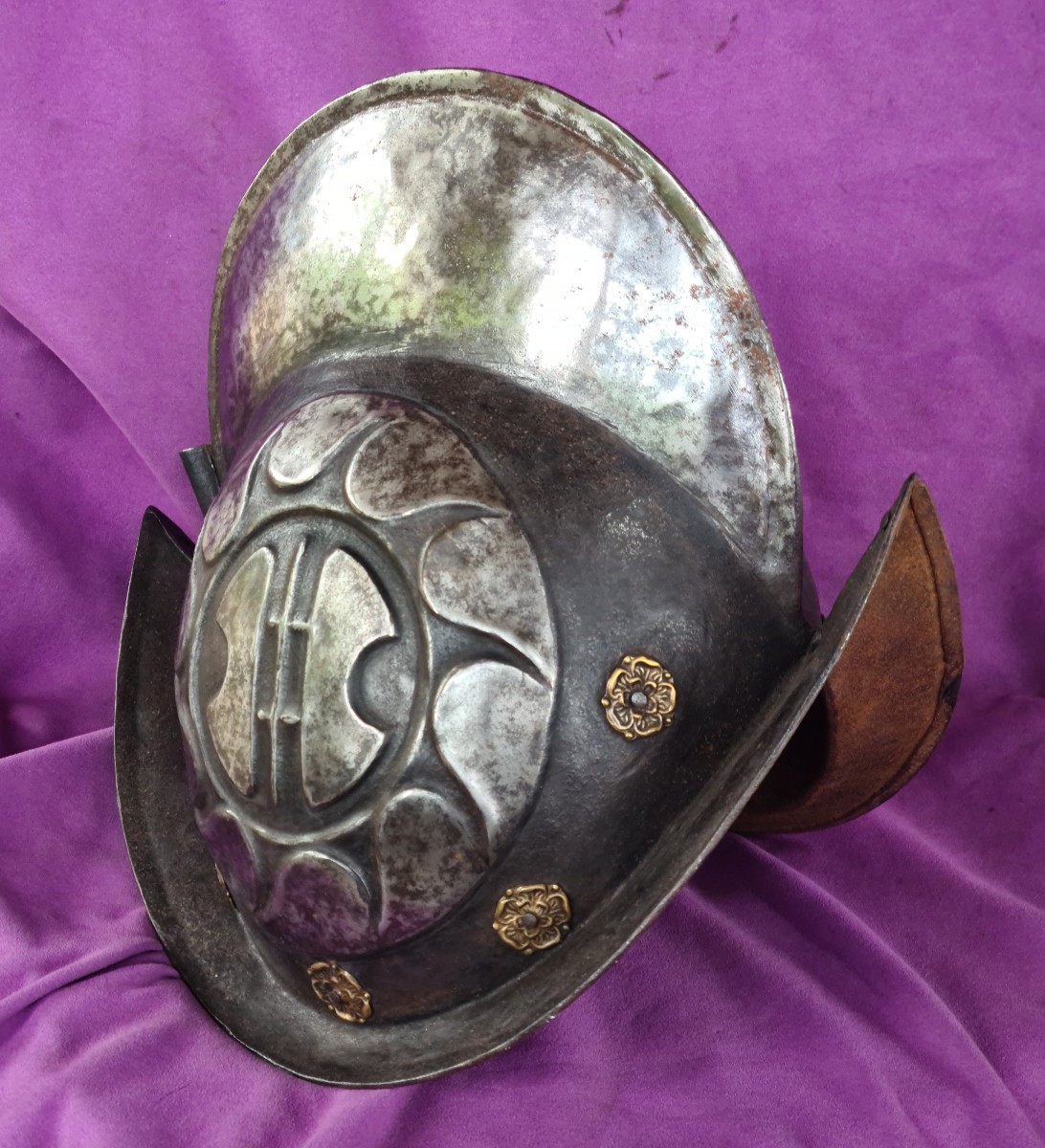 Morion Germanique "Blanc et Noir" 