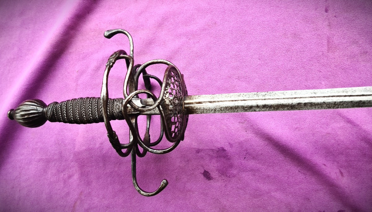 Rapière à branches à décor Fleurs de Lys, 17ème siècle