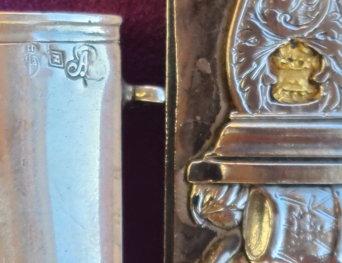 Richly Chiseled Cutlass, "eared" Handle -photo-1