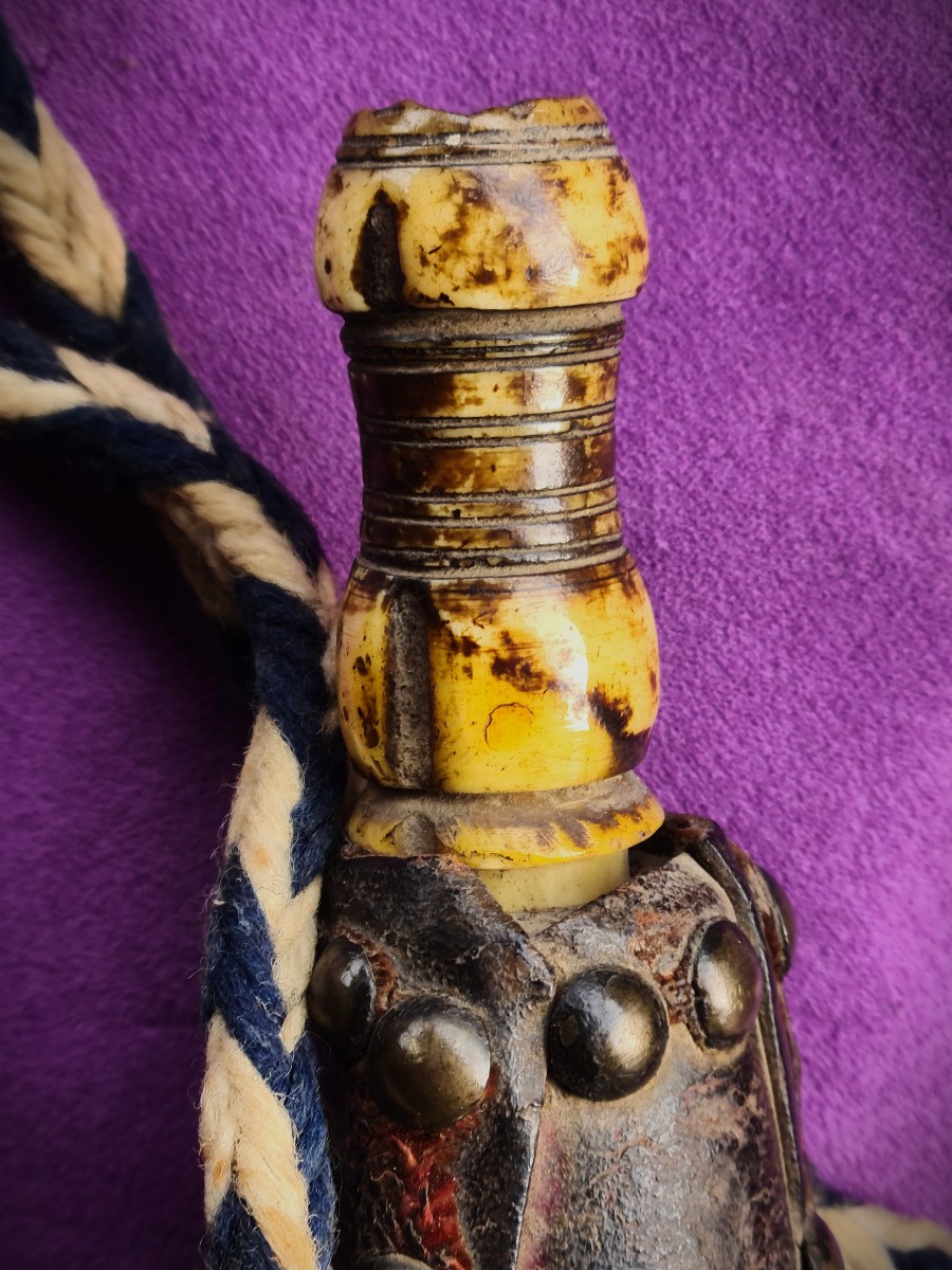 Poire à poudre dite "de Mousquetaire" France17ème siècle-photo-4