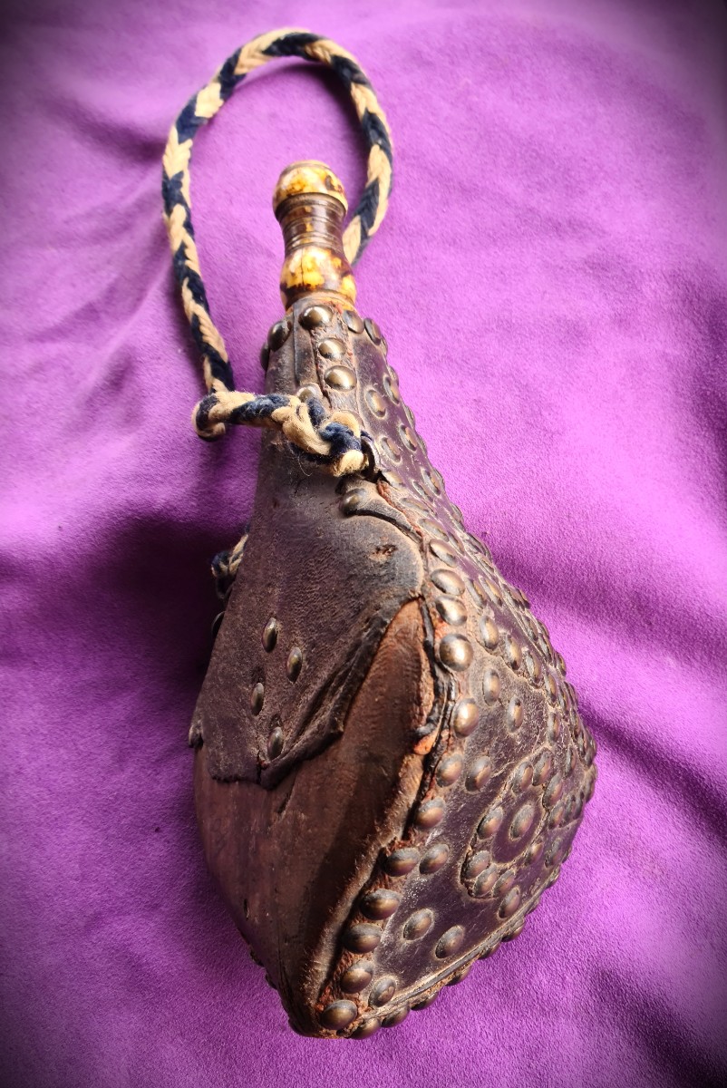 Poire à poudre dite "de Mousquetaire" France17ème siècle-photo-6