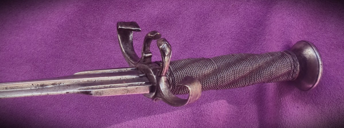 Rare Left-hand Dagger With A Fragmented Ring, 16th Century