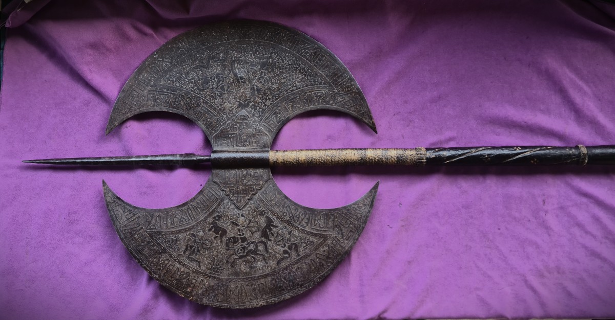 Giant Persian Ceremonial Axe (146 Cm) 19th Century-photo-1