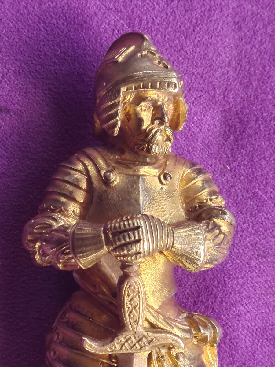 Dague d'honneur avec représentation de guerrier en bronze doré-photo-1