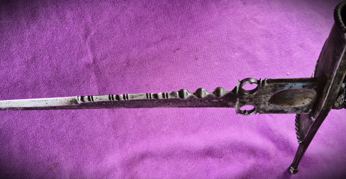 Spanish Left-handed Dagger With A Sail-shaped Hilt, Featuring A Coat Of Arms. -photo-2