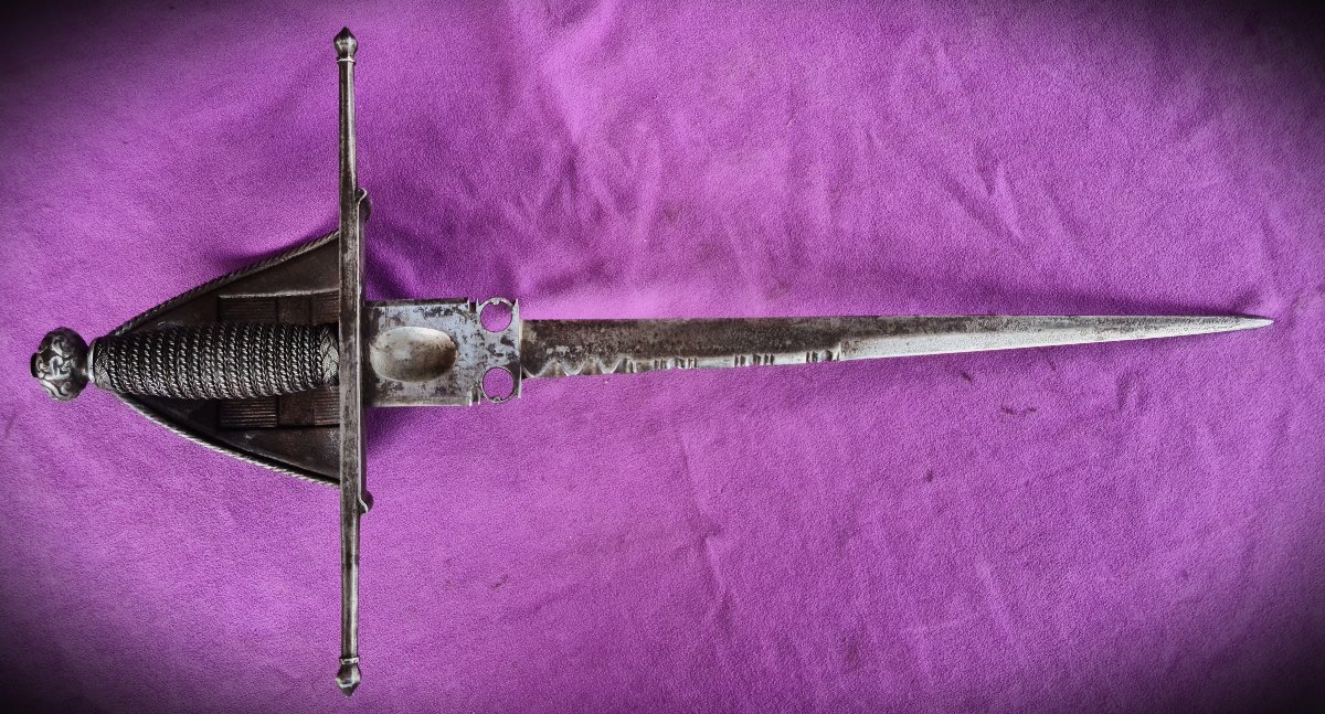 Spanish Left-handed Dagger With A Sail-shaped Hilt, Featuring A Coat Of Arms. -photo-3