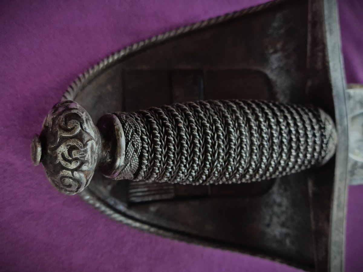 Spanish Left-handed Dagger With A Sail-shaped Hilt, Featuring A Coat Of Arms. -photo-1