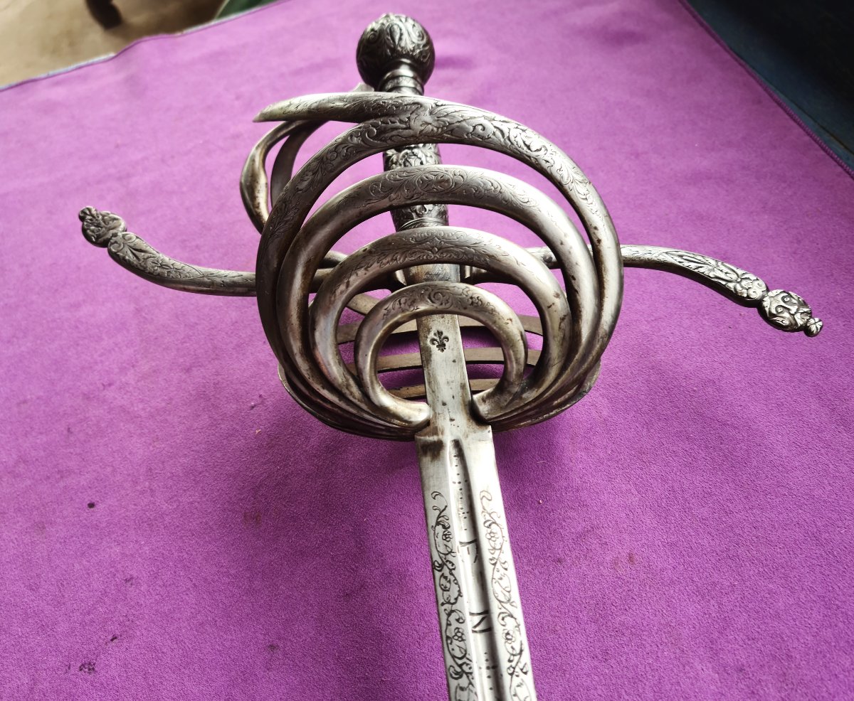 Grande Rapière d'Honneur ciselée ambidextre  (pour gaucher?) -photo-1