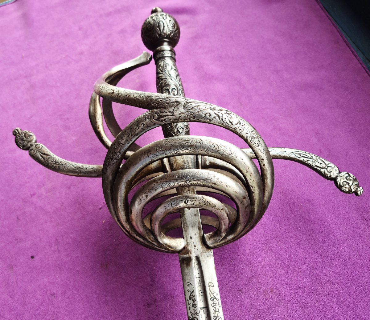 Grande Rapière d'Honneur ciselée ambidextre  (pour gaucher?) -photo-5