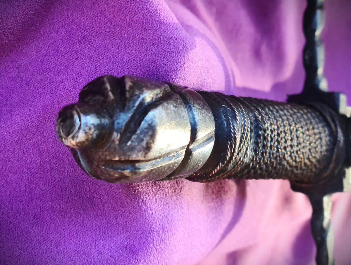 Large Left-handed Dagger With A Re-pierced Blade-photo-3