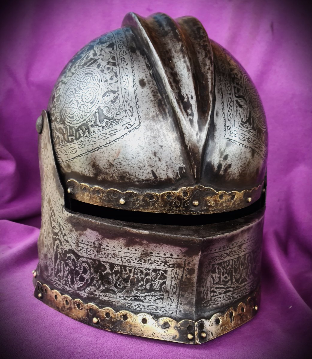 Richly Chiseled Saladhelmet  With Movable Visor, -photo-3