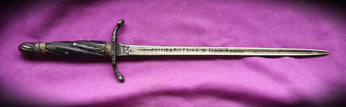 Italian Stiletto Dagger, Signed-photo-2