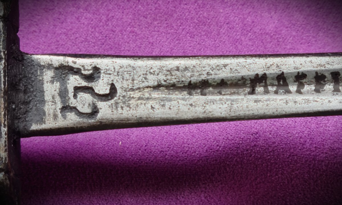 Italian Stiletto Dagger, Signed-photo-1