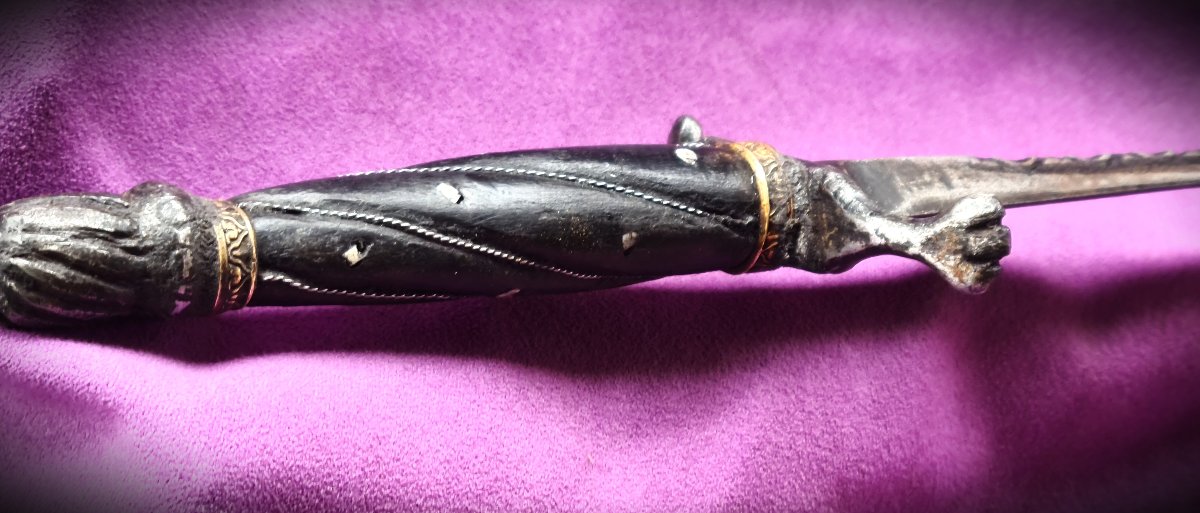 Italian Stiletto Dagger, Signed-photo-7